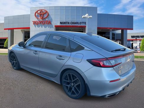 Used 2022 Honda Civic Sport Touring image 8