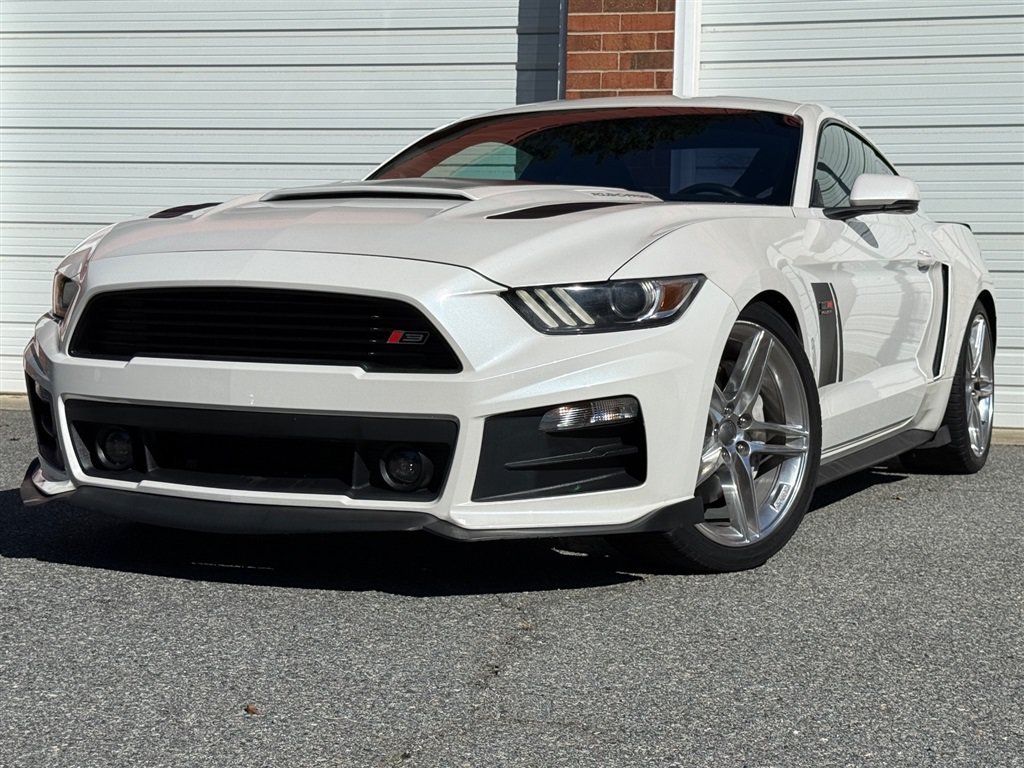 Used 2017 Ford Mustang GT Premium RWD image 7