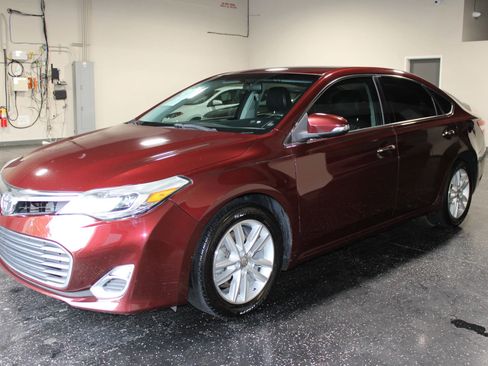 Used 2013 Toyota Avalon XLE FWD image 7