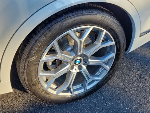 Used 2026 BMW X7 xDrive40i image 5