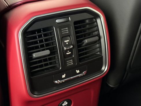 New 2026 Porsche Macan image 15