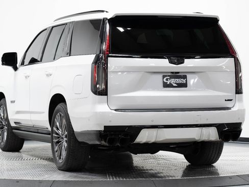 Used 2023 Cadillac Escalade V image 11