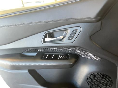 Used 2024 Nissan Ariya AWD image 10