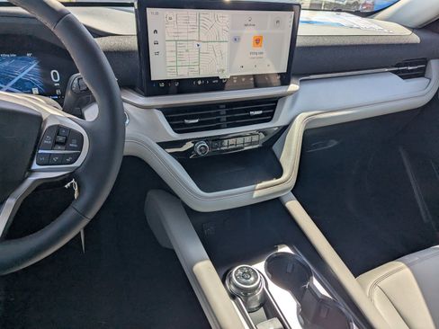New 2026 Ford Explorer Active w/ Active Comfort Package RWD image 11