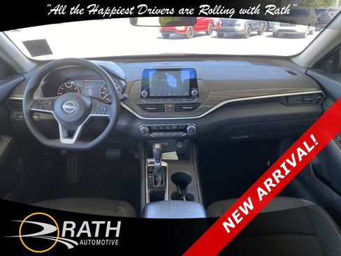 Used 2021 Nissan Frontier SV w/ Midnight Edition Floor Mats RWD image 13