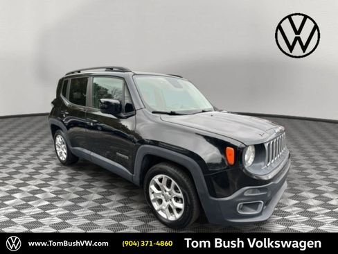 Used 2015 Jeep Renegade Latitude w/ Cold Weather Group image 1