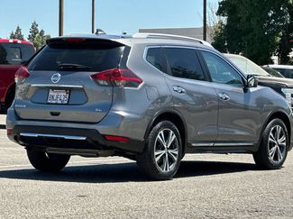 Used 2018 Nissan Rogue SL FWD video 2