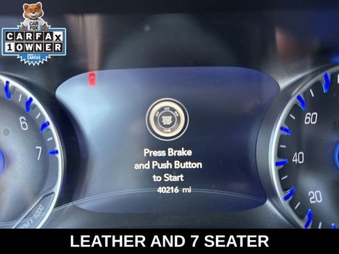 Used 2024 Chrysler Pacifica Touring-L FWD image 7
