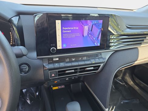 Used 2025 Toyota Camry LE FWD image 17