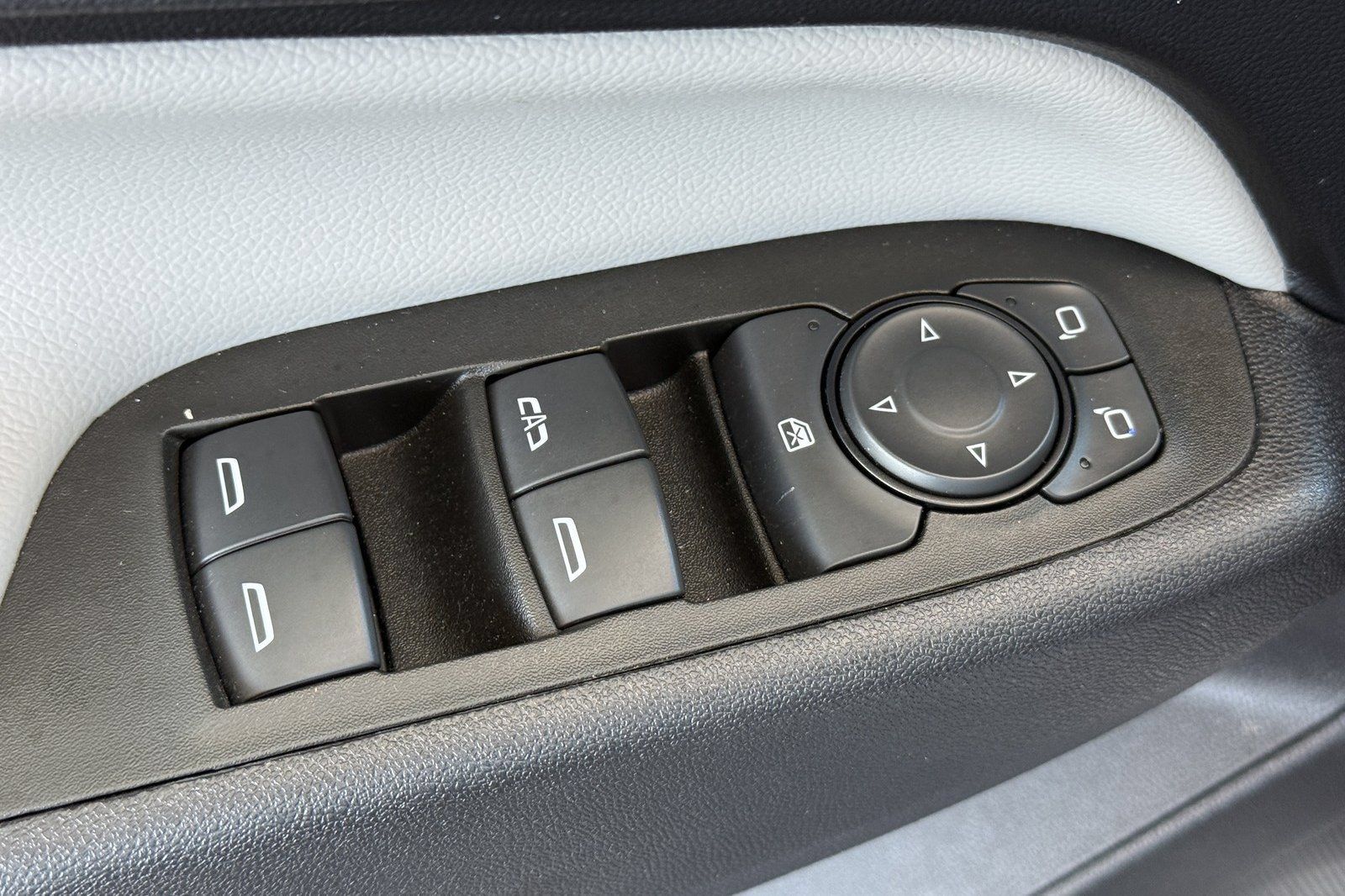 Used 2024 Chevrolet Equinox LS FWD image 17