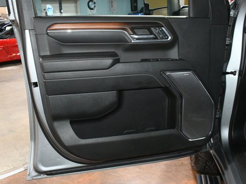 Used 2024 GMC Sierra 2500 Denali w/ Denali Reserve Package AWD/4WD image 41
