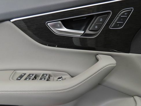 Used 2021 Audi Q7 3.0T Premium Plus image 22