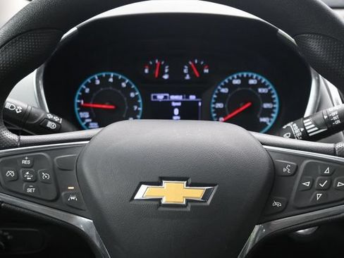 Used 2022 Chevrolet Equinox LS AWD/4WD image 9
