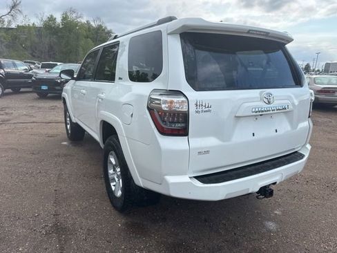 Used 2022 Toyota 4Runner SR5 Premium w/ Moonroof Package AWD/4WD image 3