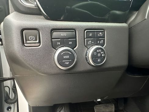 Used 2022 GMC Sierra 1500 SLT w/ SLT Convenience Package image 23