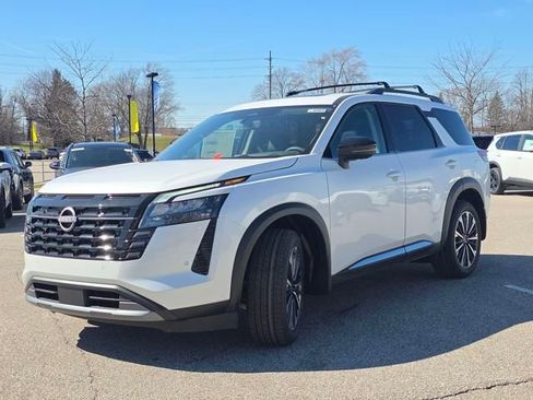 New 2026 Nissan Pathfinder Platinum image 12