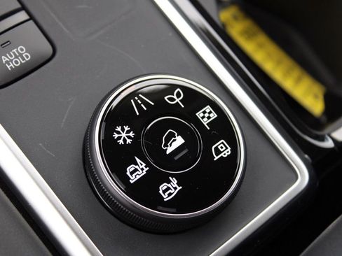 New 2026 Nissan Pathfinder SL AWD/4WD image 32