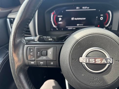 Used 2022 Nissan Rogue Platinum w/ Head-Up Display Package AWD/4WD image 40