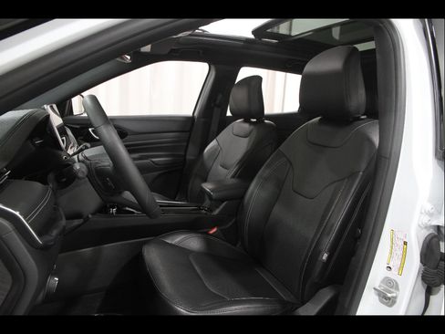 Used 2023 Jeep Compass High Altitude AWD/4WD image 5