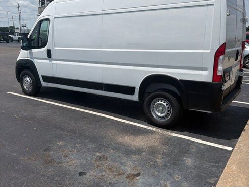 Used 2025 RAM ProMaster 2500 w/ Convenience Group FWD image 8