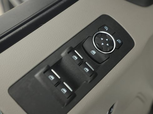 Used 2019 Ford F150 XLT image 9