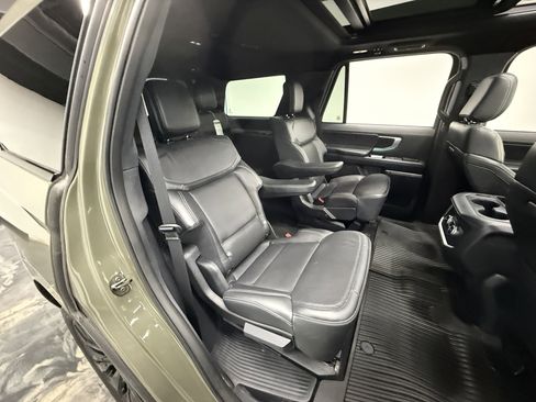Used 2025 Ford Expedition Platinum w/ Stealth Appearance Package AWD/4WD image 26