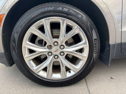 Used 2018 Cadillac XT5 Premium Luxury w/ Driver Assist Package AWD/4WD image 11