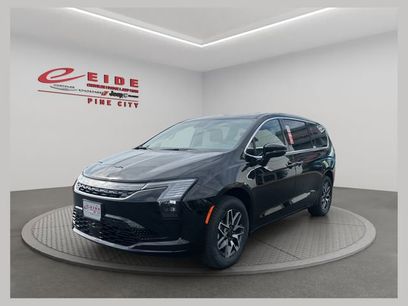 New 2027 Chrysler Pacifica Limited