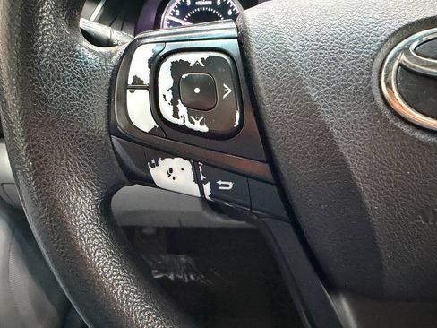 Used 2016 Toyota Camry LE FWD image 23