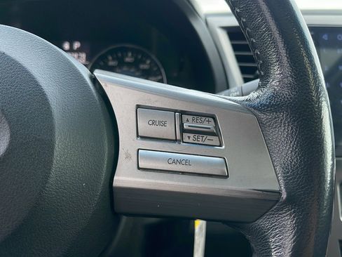 Used 2010 Subaru Outback 2.5i Limited w/ Popular Equipment Group 2A image 22