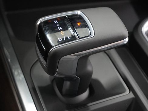 New 2026 Chevrolet Silverado 1500 High Country w/ High Country Premium Package AWD/4WD image 32