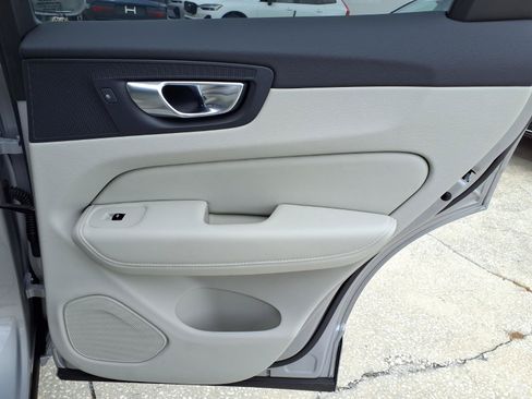 Certified 2023 Volvo XC60 B5 Ultimate w/ Protection Package Premier AWD/4WD image 14