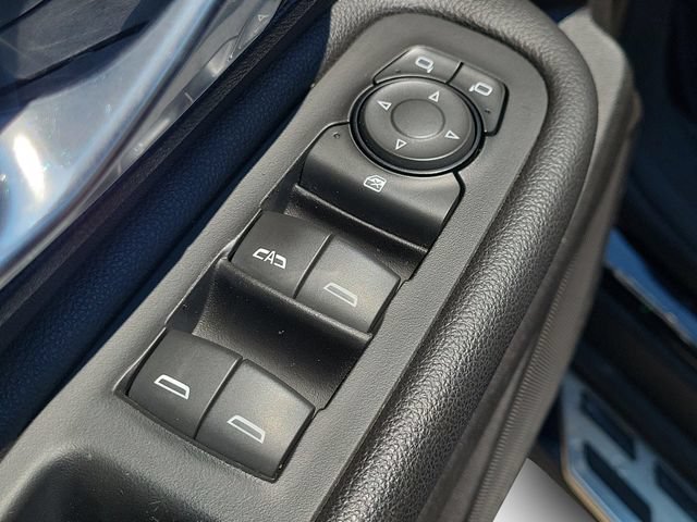 Used 2018 GMC Terrain SLE w/ Driver Convenience Package FWD image 9