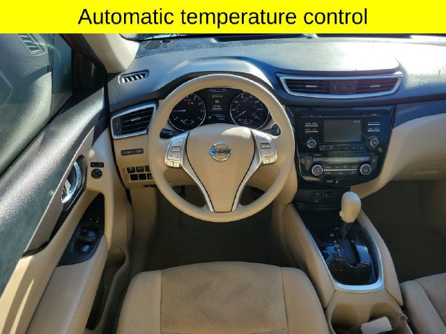 Used 2014 Nissan Rogue SV w/ SV Moonroof Package AWD/4WD image 9