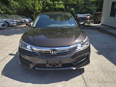 Used 2017 Honda Accord LX image 8