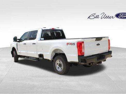 New 2026 Ford F250 XL w/ FX4 Off-Road Package AWD/4WD image 4