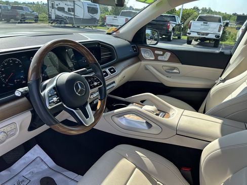 Used 2022 Mercedes-Benz GLS 450 4MATIC image 24