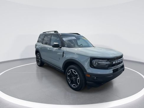 Used 2024 Ford Bronco Sport Outer Banks w/ Tech Package AWD/4WD image 2