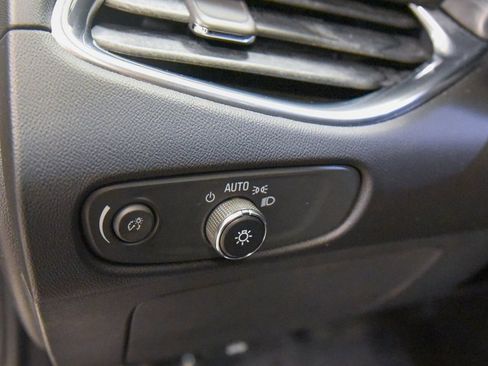 Used 2018 Chevrolet Malibu LT w/ Driver Confidence Package image 17