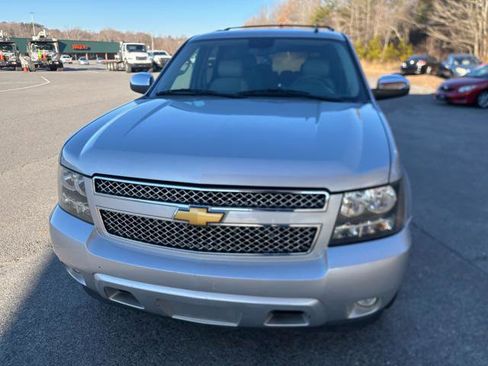 Used 2010 Chevrolet Tahoe LTZ image 11