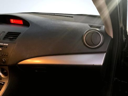 Used 2010 MAZDA MAZDA3 i Touring image 16