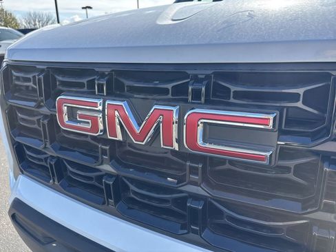 Used 2025 GMC Canyon Elevation image 31
