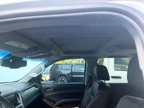 Used 2017 Chevrolet Suburban Premier AWD/4WD image 8