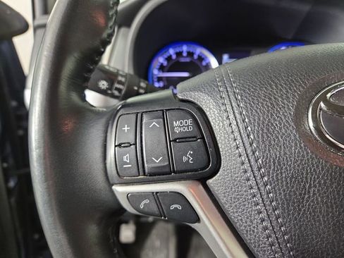 Used 2019 Toyota Highlander XLE image 22