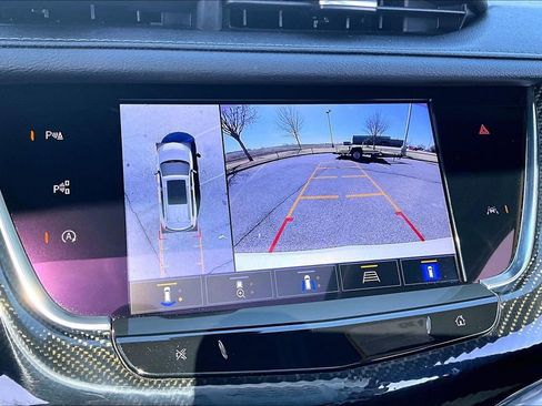 Used 2022 Cadillac XT6 Sport w/ Technology Package image 23