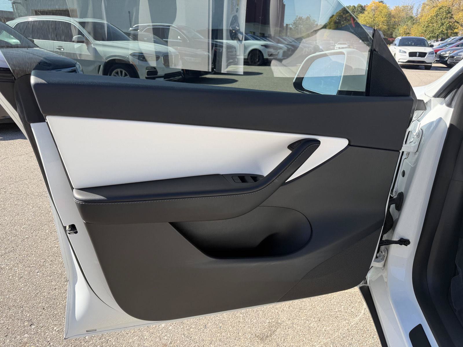 Used 2021 Tesla Model Y Long Range AWD/4WD image 11