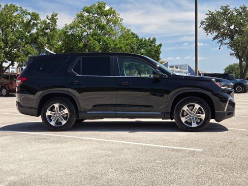 Used 2025 Honda Pilot EX-L image 2