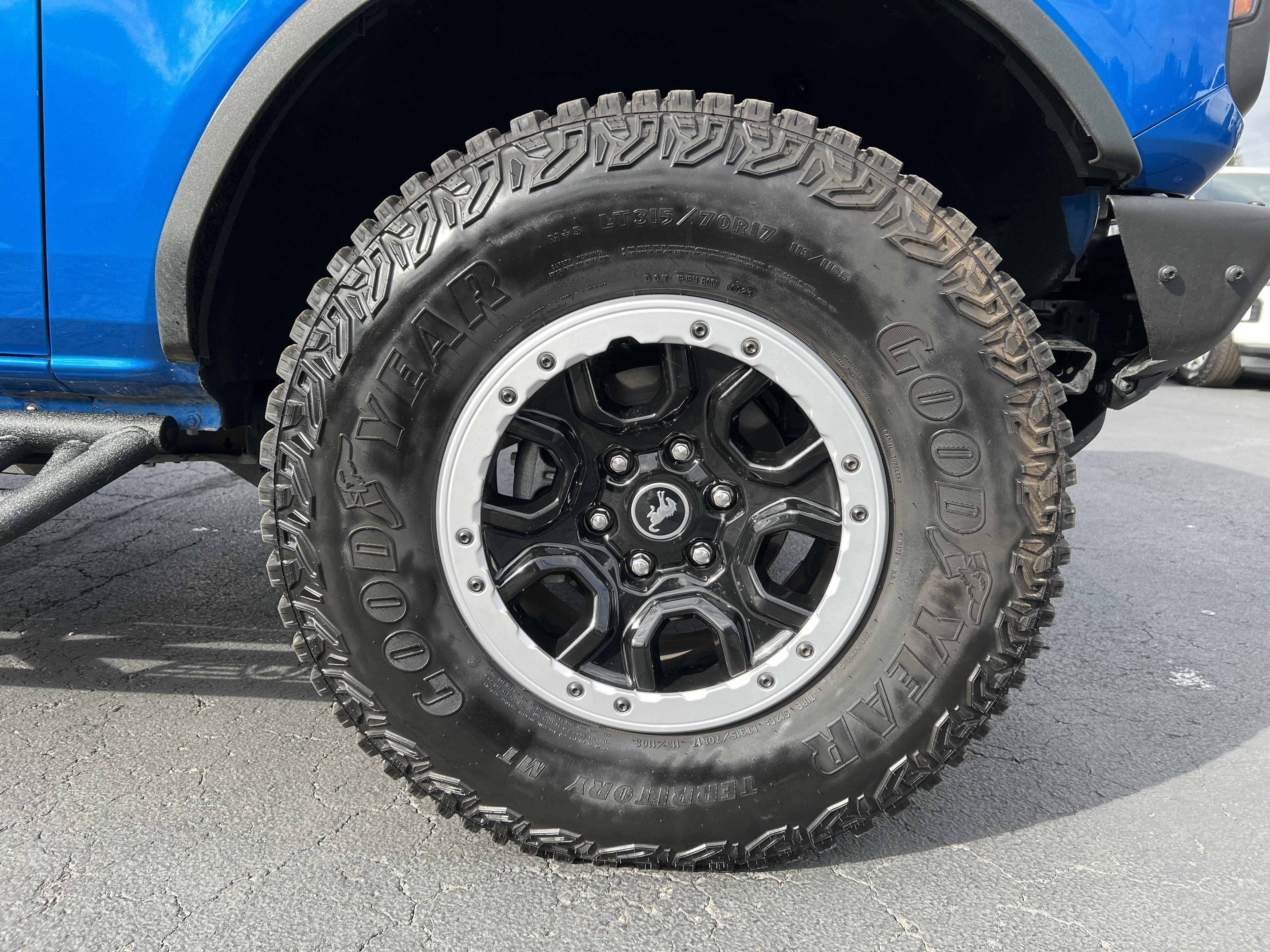 Used 2023 Ford Bronco Black Diamond w/ Sasquatch Package AWD/4WD image 11
