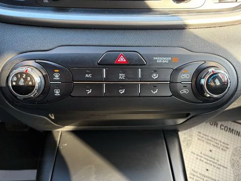 Used 2017 Kia Sorento AWD image 30