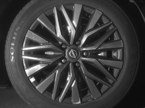 Used 2025 Nissan Altima 2.5 SV image 13